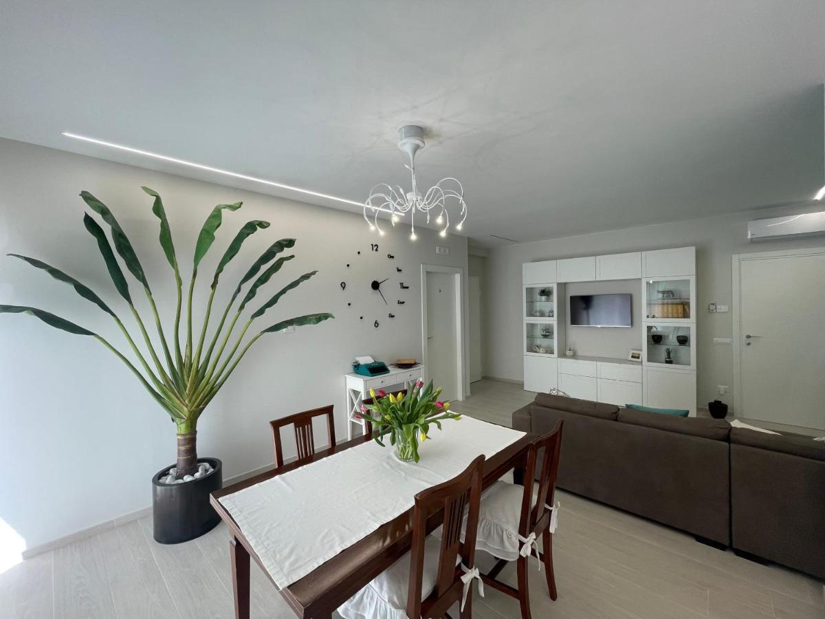 Otium Rooms / Camere E Appartamenti Morrovalle Екстериор снимка