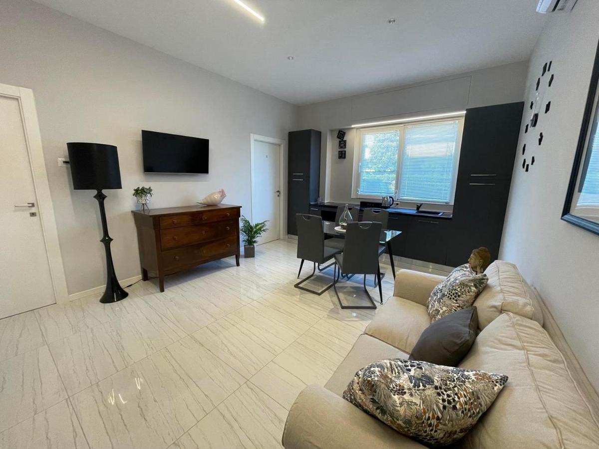Otium Rooms / Camere E Appartamenti Morrovalle Екстериор снимка