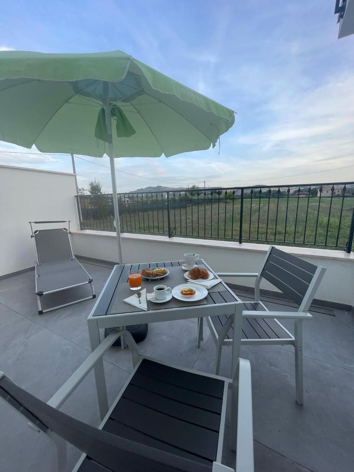 Otium Rooms / Camere E Appartamenti Morrovalle Екстериор снимка