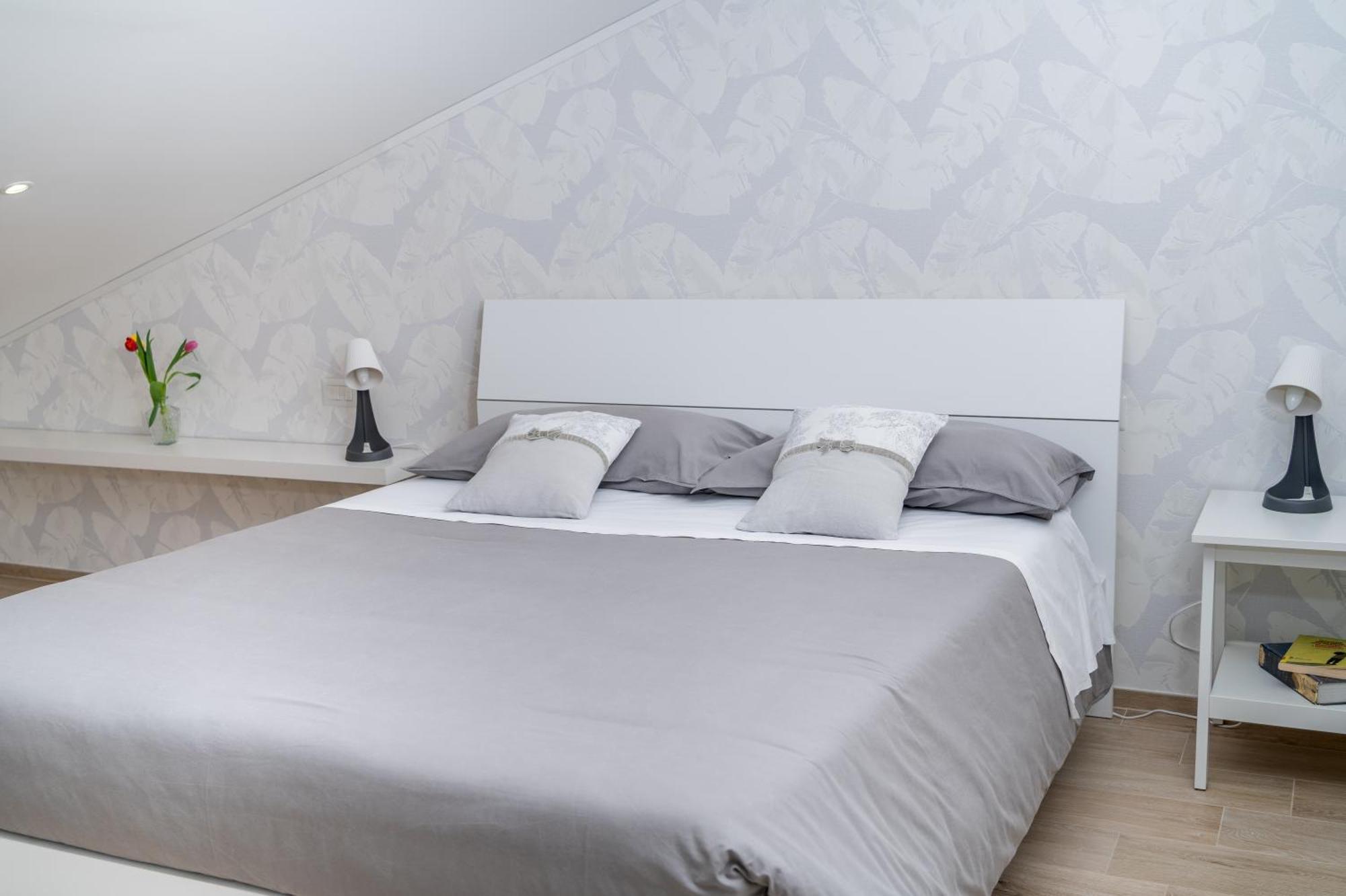 Otium Rooms / Camere E Appartamenti Morrovalle Екстериор снимка